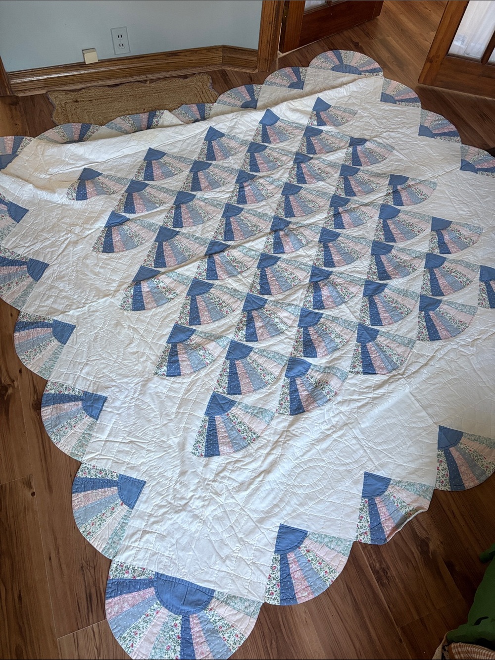 VINTAGE Queen Quilt